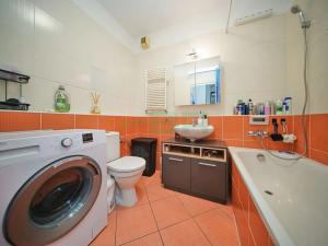 Pronájem bytu 2+kk, Praha - Vysočany, 66 m2