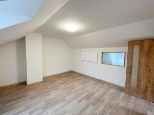 Pronájem bytu 3+kk, Roudnice nad Labem, Štěpárna, 87 m2