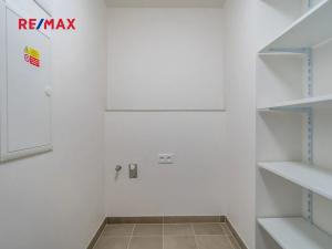 Pronájem bytu 2+kk, Praha - Kamýk, Zimova, 55 m2