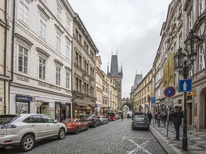 Pronájem bytu 1+1, Praha - Malá Strana, Mostecká, 40 m2