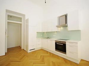 Pronájem bytu 2+kk, Praha - Vinohrady, Římská, 45 m2