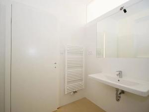 Pronájem bytu 2+kk, Praha - Vinohrady, Římská, 45 m2