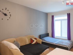 Pronájem bytu 1+kk, Šestajovice, Komenského, 32 m2