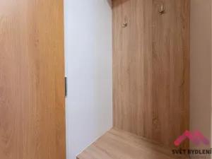 Pronájem bytu 1+kk, Praha - Háje, Sochorcova, 40 m2