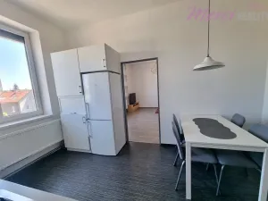 Pronájem bytu 1+1, Uherské Hradiště, Na Morávce, 43 m2