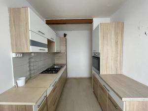 Prodej bytu 3+1, Plzeň, Břeclavská, 65 m2