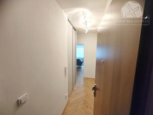 Pronájem bytu 2+1, Praha - Podolí, Podolská, 46 m2