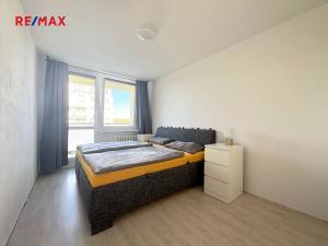 Prodej bytu 3+1, Praha - Újezd nad Lesy, Žárovická, 63 m2