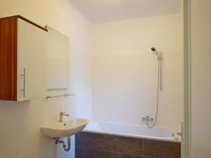 Pronájem rodinného domu, Praha - Dolní Měcholupy, V planinách, 185 m2