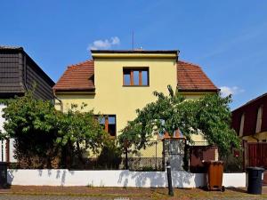 Pronájem rodinného domu, Praha - Dolní Měcholupy, V planinách, 185 m2