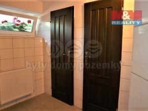 Pronájem restaurace, Miletín, náměstí K. J. Erbena, 300 m2