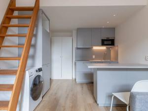 Pronájem bytu 1+kk, Praha - Holešovice, Na Maninách, 25 m2