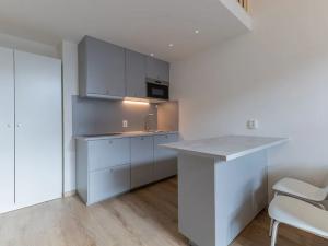 Pronájem bytu 1+kk, Praha - Holešovice, Na Maninách, 25 m2