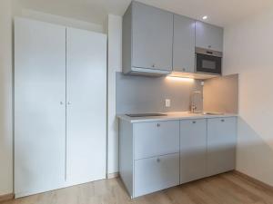 Pronájem bytu 1+kk, Praha - Holešovice, Na Maninách, 25 m2