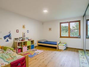 Pronájem rodinného domu, Praha - Suchdol, U myslivny, 182 m2