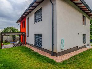 Pronájem rodinného domu, Praha - Suchdol, U myslivny, 182 m2