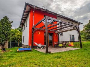 Pronájem rodinného domu, Praha - Suchdol, U myslivny, 182 m2