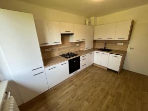 Prodej atypického bytu, Třinec, 71 m2