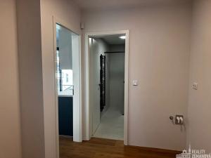 Pronájem bytu 2+kk, Praha - Vinohrady, Korunní, 40 m2