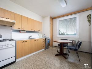 Prodej bytu 4+1, Seč, Sídl. 9. května, 90 m2