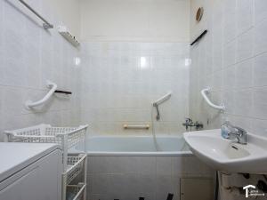 Prodej bytu 4+1, Seč, Sídl. 9. května, 90 m2