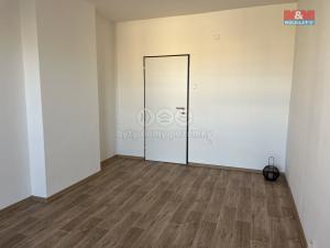 Pronájem bytu 1+1, Pardubice - Zelené Předměstí, Benešovo náměstí, 39 m2