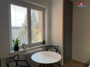 Pronájem bytu 1+1, Pardubice - Zelené Předměstí, Benešovo náměstí, 39 m2