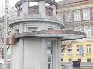 Pronájem obchodního prostoru, Hradec Králové, Mostecká, 6 m2