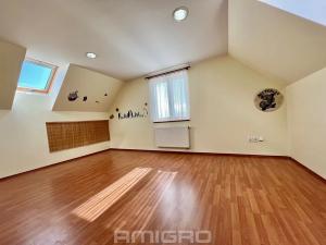 Pronájem rodinného domu, Popůvky, Horní, 216 m2
