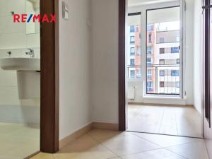 Pronájem bytu 1+kk, Praha - Vysočany, Pod Harfou, 32 m2