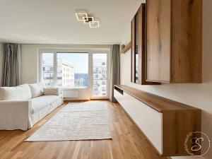 Pronájem bytu 2+kk, Praha - Vysočany, Smržových, 55 m2
