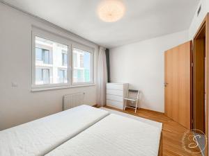 Pronájem bytu 2+kk, Praha - Vysočany, Smržových, 55 m2