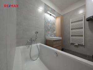 Pronájem bytu 2+1, Praha - Vršovice, Na louži, 61 m2