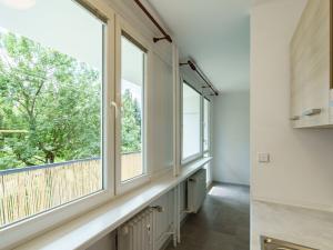 Pronájem bytu 1+kk, Praha - Prosek, Veltruská, 33 m2