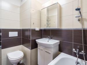 Pronájem bytu 1+kk, Praha - Prosek, Veltruská, 33 m2
