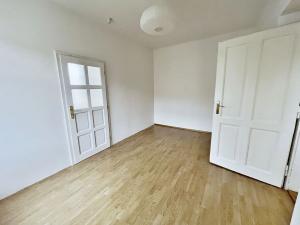 Pronájem bytu 3+1, Praha - Smíchov, Na Konvářce, 76 m2