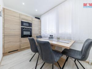 Prodej bytu 3+1, Hevlín, 70 m2