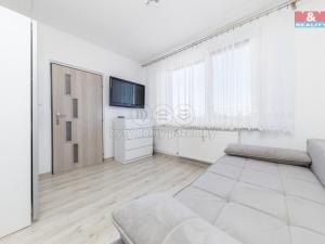 Prodej bytu 3+1, Hevlín, 70 m2