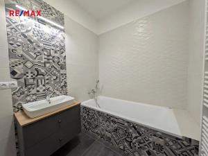 Pronájem bytu 1+kk, Praha - Vršovice, Na louži, 55 m2