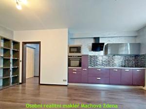 Pronájem bytu 3+kk, Praha - Vysočany, Na Harfě, 66 m2