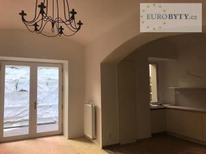Pronájem atypického bytu, Praha - Vinohrady, U Havlíčkových sadů, 131 m2