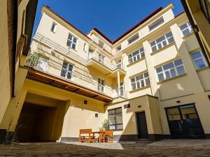 Prodej obchodního prostoru, Brno, Fryčajova, 127 m2