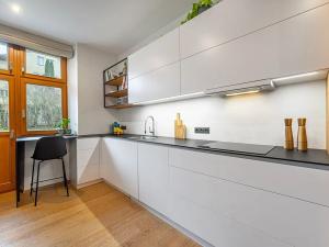Pronájem bytu 3+kk, Praha - Dejvice, Velvarská, 104 m2