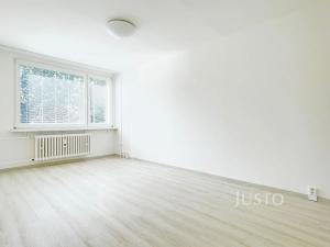 Pronájem bytu 3+1, Praha - Kobylisy, Akátová, 62 m2