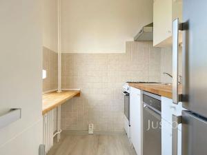 Pronájem bytu 3+1, Praha - Kobylisy, Akátová, 62 m2