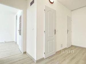 Pronájem bytu 3+1, Praha - Kobylisy, Akátová, 62 m2