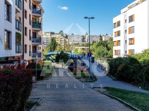 Pronájem bytu 2+kk, Praha - Břevnov, Slavníkova, 58 m2