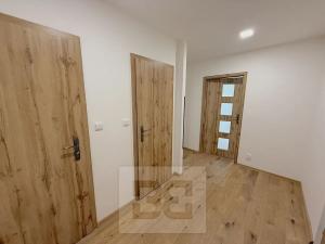 Pronájem bytu 2+kk, Praha - Řepy, Laudova, 44 m2