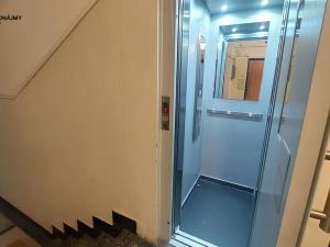 Prodej bytu 1+kk, Praha - Karlín, Křižíkova, 32 m2