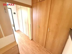 Prodej bytu 3+1, Praha - Záběhlice, Hledíková, 59 m2